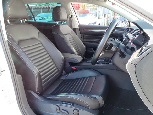 パサートヴァリアント TSIエレガンスアドバンス 純正ナビ 全周囲カメラ デジタルコックピット 黒レザーパワーシート シートヒーター 電動リアゲート 障害物センサー パークディスタンスコントロール レーンキープアシスト ACC ETC(4枚目)