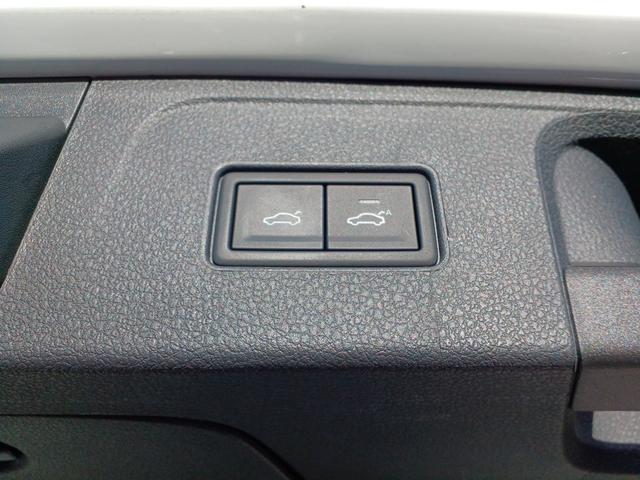 パサートヴァリアント TSIエレガンスアドバンス 純正ナビ 全周囲カメラ デジタルコックピット 黒レザーパワーシート シートヒーター 電動リアゲート 障害物センサー パークディスタンスコントロール レーンキープアシスト ACC ETC(13枚目)