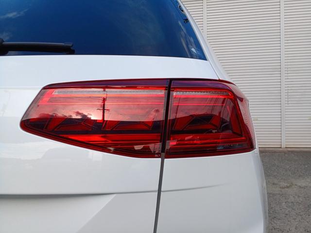 パサートヴァリアント TSIエレガンスアドバンス 純正ナビ 全周囲カメラ デジタルコックピット 黒レザーパワーシート シートヒーター 電動リアゲート 障害物センサー パークディスタンスコントロール レーンキープアシスト ACC ETC(44枚目)