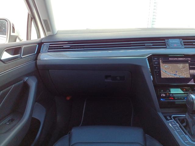 パサートヴァリアント TSIエレガンスアドバンス 純正ナビ 全周囲カメラ デジタルコックピット 黒レザーパワーシート シートヒーター 電動リアゲート 障害物センサー パークディスタンスコントロール レーンキープアシスト ACC ETC(45枚目)