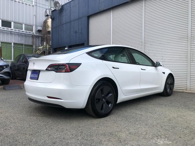 モデル３ スタンダードプラス　ＡＭＤＲｙｚｅｎ　ワンオーナー　ガラスルーフ　白革パワーシート　シートヒーター　電動リアゲート　ＥＴＣ　ステアリングヒーター　パワーシート（10枚目）