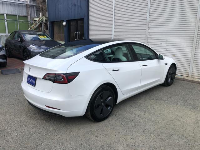 モデル３ スタンダードプラス　ＡＭＤＲｙｚｅｎ　ワンオーナー　ガラスルーフ　白革パワーシート　シートヒーター　電動リアゲート　ＥＴＣ　ステアリングヒーター　パワーシート（11枚目）