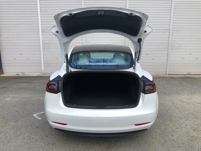 モデル３ スタンダードプラス　ＡＭＤＲｙｚｅｎ　ワンオーナー　ガラスルーフ　白革パワーシート　シートヒーター　電動リアゲート　ＥＴＣ　ステアリングヒーター　パワーシート（13枚目）