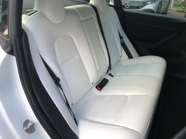 モデル３ スタンダードプラス　ＡＭＤＲｙｚｅｎ　ワンオーナー　ガラスルーフ　白革パワーシート　シートヒーター　電動リアゲート　ＥＴＣ　ステアリングヒーター　パワーシート（19枚目）