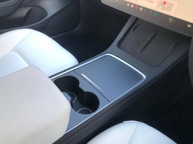 モデル３ スタンダードプラス　ＡＭＤＲｙｚｅｎ　ワンオーナー　ガラスルーフ　白革パワーシート　シートヒーター　電動リアゲート　ＥＴＣ　ステアリングヒーター　パワーシート（42枚目）