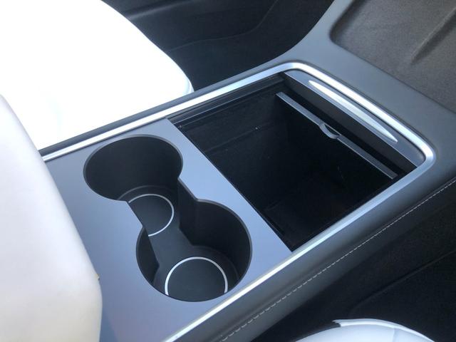 モデル３ スタンダードプラス　ＡＭＤＲｙｚｅｎ　ワンオーナー　ガラスルーフ　白革パワーシート　シートヒーター　電動リアゲート　ＥＴＣ　ステアリングヒーター　パワーシート（45枚目）