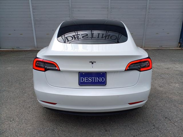 モデル3 スタンダードプラス ワンオーナー オートパイロット 黒レザーシート シートヒーター パワーシート 電動リアゲート サイドバックカメラ ステアリングヒーター パノラマガラスルーフ ETC(10枚目)