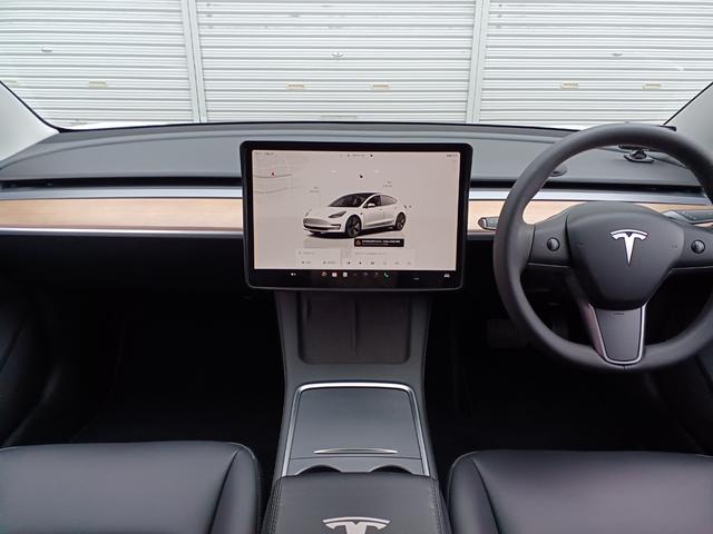 モデル3 スタンダードプラス ワンオーナー オートパイロット 黒レザーシート シートヒーター パワーシート 電動リアゲート サイドバックカメラ ステアリングヒーター パノラマガラスルーフ ETC(23枚目)