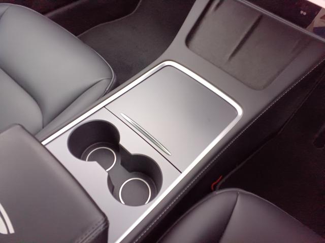 モデル3 スタンダードプラス ワンオーナー オートパイロット 黒レザーシート シートヒーター パワーシート 電動リアゲート サイドバックカメラ ステアリングヒーター パノラマガラスルーフ ETC(38枚目)