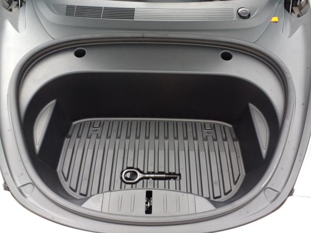 モデル3 スタンダードプラス ワンオーナー オートパイロット 黒レザーシート シートヒーター パワーシート 電動リアゲート サイドバックカメラ ステアリングヒーター パノラマガラスルーフ ETC(42枚目)