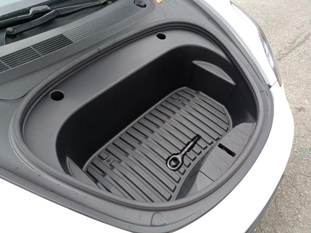 モデル3 スタンダードプラス ワンオーナー オートパイロット 黒レザーシート シートヒーター パワーシート 電動リアゲート サイドバックカメラ ステアリングヒーター パノラマガラスルーフ ETC(43枚目)