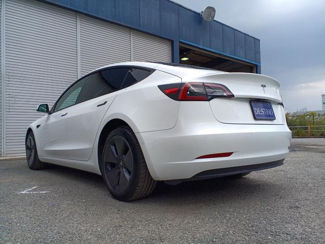 モデル3 スタンダードプラス ワンオーナー オートパイロット 黒レザーシート シートヒーター パワーシート 電動リアゲート サイドバックカメラ ステアリングヒーター パノラマガラスルーフ ETC(48枚目)