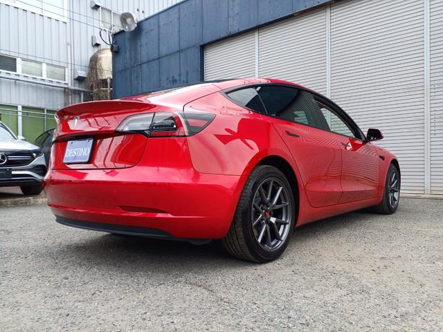 モデル3 スタンダードレンジプラス ワンオーナー オートパイロット パノラマガラスルーフ 黒革パワーシート シートヒーター 18インチAW ETC(7枚目)