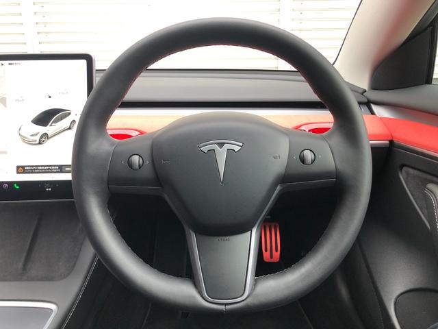 モデル3 スタンダードレンジプラス オートパイロット パノラマガラスルーフ バックサイドカメラ 黒革パワーシート シートヒーター 電動リアゲート ETC(2枚目)