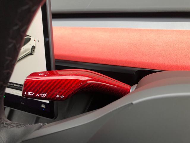 モデル3 スタンダードレンジプラス オートパイロット パノラマガラスルーフ バックサイドカメラ 黒革パワーシート シートヒーター 電動リアゲート ETC(26枚目)