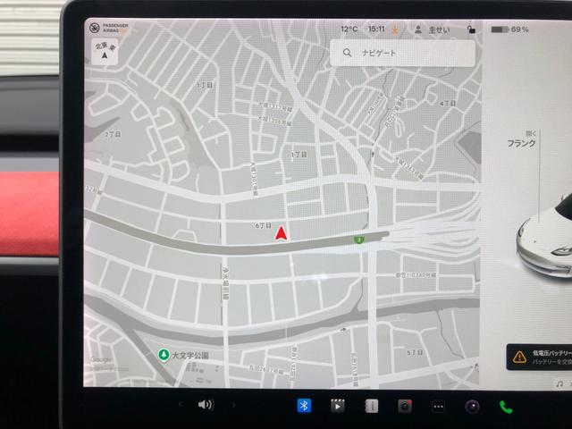 モデル3 スタンダードレンジプラス オートパイロット パノラマガラスルーフ バックサイドカメラ 黒革パワーシート シートヒーター 電動リアゲート ETC(29枚目)