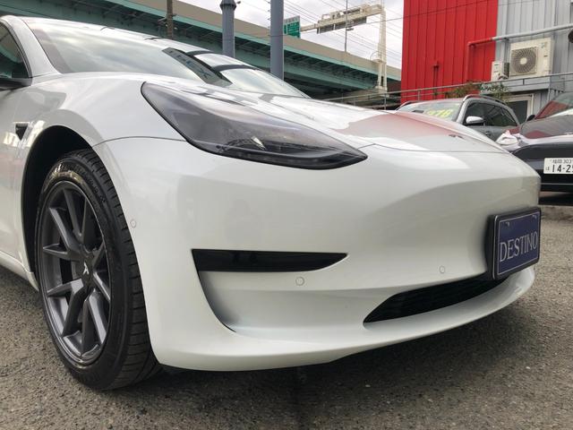 モデル3 スタンダードレンジプラス オートパイロット パノラマガラスルーフ バックサイドカメラ 黒革パワーシート シートヒーター 電動リアゲート ETC(42枚目)