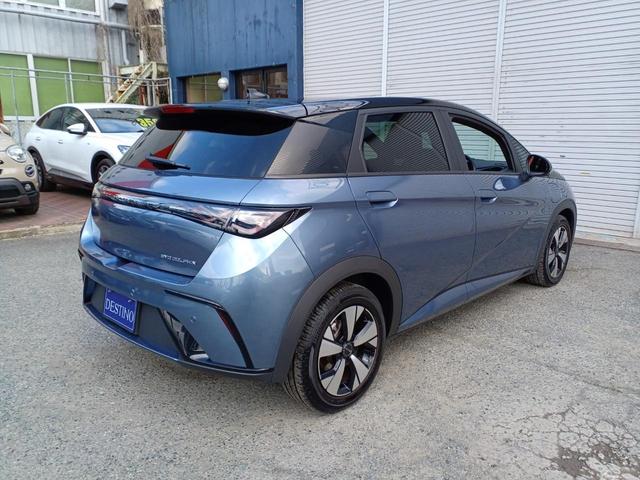 ドルフィン ロングレンジ　パノラマルーフ　ＡＣＣ　アップルカープレイ　パワーシート　シートヒーター　全周囲カメラ　ブラインドスポットインフォメーション　障害物センサー　純正１６インチＡＷ（10枚目）