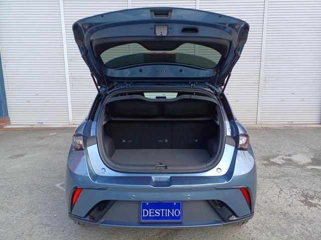 ドルフィン ロングレンジ　パノラマルーフ　ＡＣＣ　アップルカープレイ　パワーシート　シートヒーター　全周囲カメラ　ブラインドスポットインフォメーション　障害物センサー　純正１６インチＡＷ（14枚目）