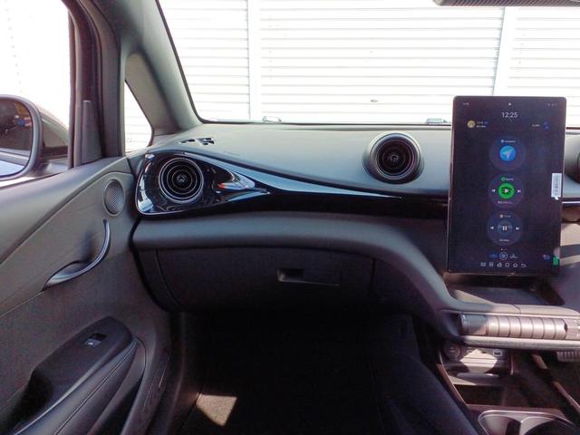 ドルフィン ロングレンジ　パノラマルーフ　ＡＣＣ　アップルカープレイ　パワーシート　シートヒーター　全周囲カメラ　ブラインドスポットインフォメーション　障害物センサー　純正１６インチＡＷ（25枚目）