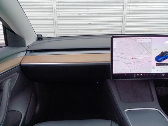 モデル３ スタンダードレンジプラス　ワンオーナー　オートパイロット　ナビ　パノラマガラスルーフ　黒レザーパワーシート　シートヒーター　ハンドルヒーター　電動リアゲート　バックサイドカメラ　障害物センサー　ＥＴＣ（24枚目）