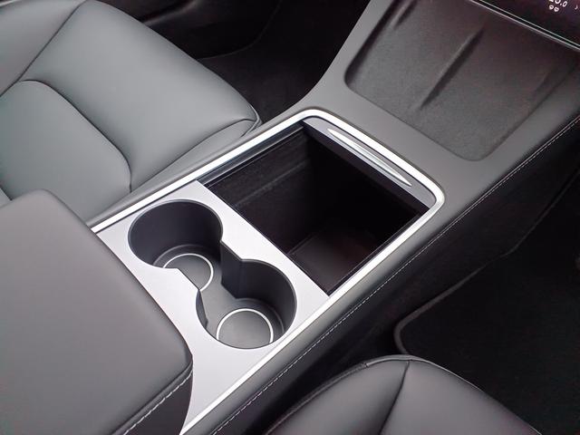 モデル３ スタンダードレンジプラス　ワンオーナー　オートパイロット　ナビ　パノラマガラスルーフ　黒レザーパワーシート　シートヒーター　ハンドルヒーター　電動リアゲート　バックサイドカメラ　障害物センサー　ＥＴＣ（40枚目）