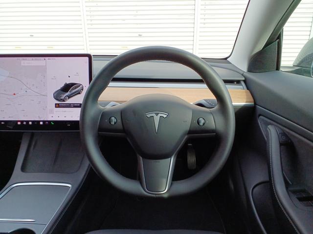 モデル3 ロングレンジ AWD オートパイロット 黒レザーパワーシート パノラマガラスルーフ シートヒーター ナビ バックサイドカメラ 障害物センサー 電動リアゲート ETC 19インチAW(4枚目)