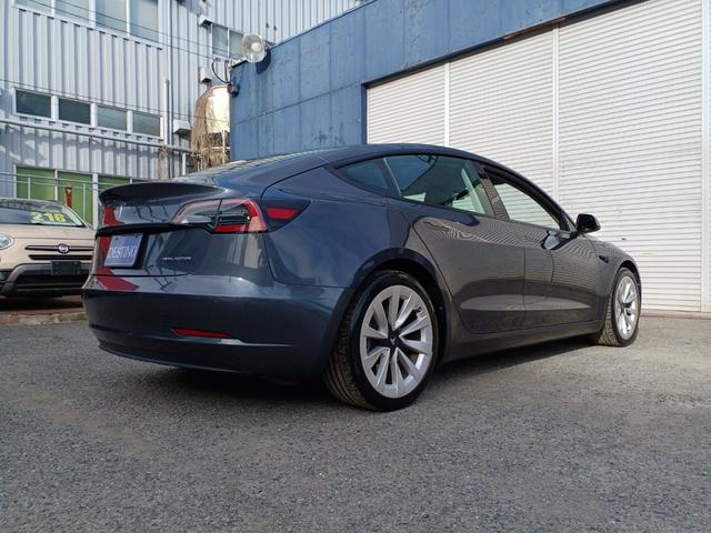 モデル3 ロングレンジ AWD オートパイロット 黒レザーパワーシート パノラマガラスルーフ シートヒーター ナビ バックサイドカメラ 障害物センサー 電動リアゲート ETC 19インチAW(8枚目)