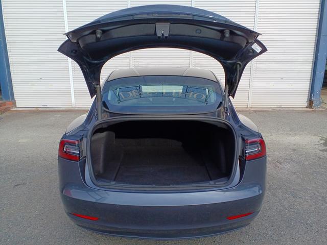 モデル3 ロングレンジ AWD オートパイロット 黒レザーパワーシート パノラマガラスルーフ シートヒーター ナビ バックサイドカメラ 障害物センサー 電動リアゲート ETC 19インチAW(12枚目)