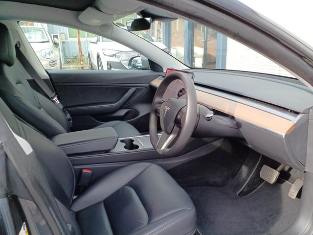 モデル3 ロングレンジ AWD オートパイロット 黒レザーパワーシート パノラマガラスルーフ シートヒーター ナビ バックサイドカメラ 障害物センサー 電動リアゲート ETC 19インチAW(16枚目)