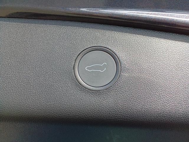 モデル3 スタンダードレンジプラス オートパイロット ナビ 白レザーパワーシート シートヒーター 電動リアゲート サイドリアカメラ パノラマガラスルーフ 障害物センサー ETC(13枚目)