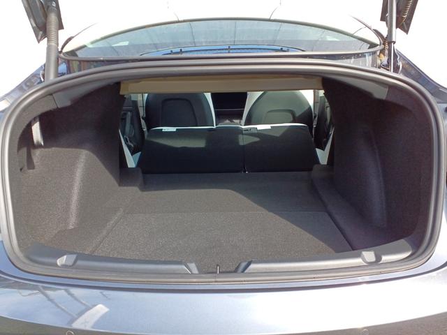 モデル3 スタンダードレンジプラス オートパイロット ナビ 白レザーパワーシート シートヒーター 電動リアゲート サイドリアカメラ パノラマガラスルーフ 障害物センサー ETC(15枚目)