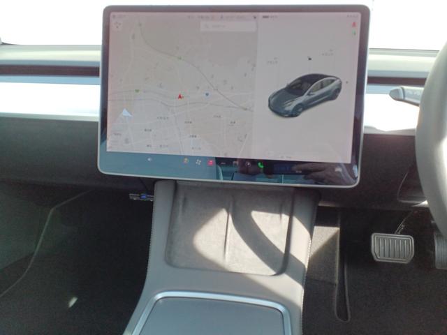 モデル3 スタンダードレンジプラス オートパイロット ナビ 白レザーパワーシート シートヒーター 電動リアゲート サイドリアカメラ パノラマガラスルーフ 障害物センサー ETC(23枚目)