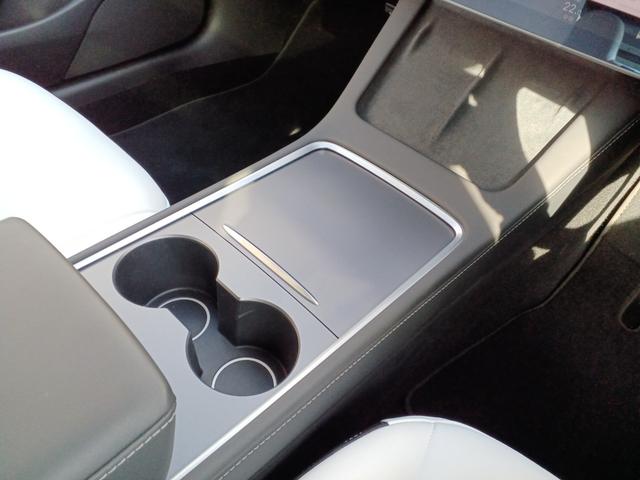 モデル3 スタンダードレンジプラス オートパイロット ナビ 白レザーパワーシート シートヒーター 電動リアゲート サイドリアカメラ パノラマガラスルーフ 障害物センサー ETC(30枚目)