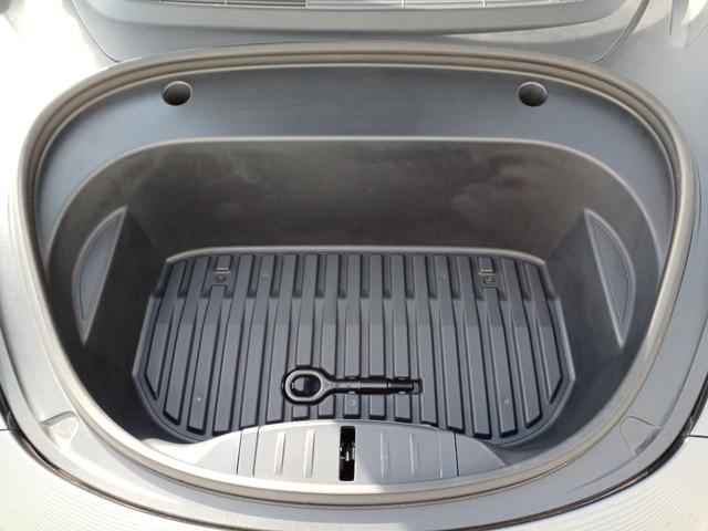 モデル3 スタンダードレンジプラス オートパイロット ナビ 白レザーパワーシート シートヒーター 電動リアゲート サイドリアカメラ パノラマガラスルーフ 障害物センサー ETC(35枚目)