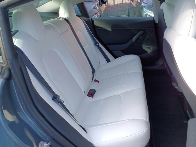 モデル3 スタンダードレンジプラス オートパイロット ナビ 白レザーパワーシート シートヒーター 電動リアゲート サイドリアカメラ パノラマガラスルーフ 障害物センサー ETC(49枚目)