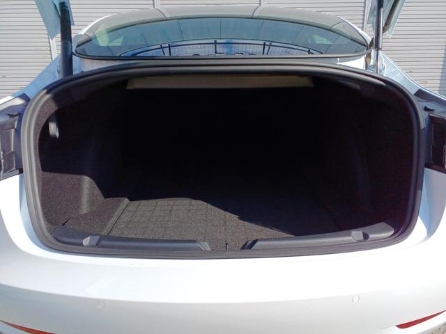 ���f�X�e�B�[�m�����X�̍݌Ɏԗ��ɂ͂d�s�b�������ςݖ��͂��[�Ԏ��Ɏ�t�����Ē����܂��B��[�Ԃ܂łɂ��q�l���`�ɕύX�����Ē����Ă��܂��̂Ō�[�Ԍシ���ɂ��g�p�����܂��B