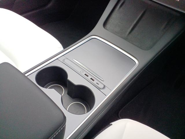 モデル３ ロングレンジ　ＡＷＤ　ワンオーナー　オートパイロット　ナビ　リアサイドモニター　パノラマガラスルーフ　白革パワーシート　シートヒーター　ハンドルヒーター　電動リアゲート　障害物センサー　ＥＴＣ（34枚目）