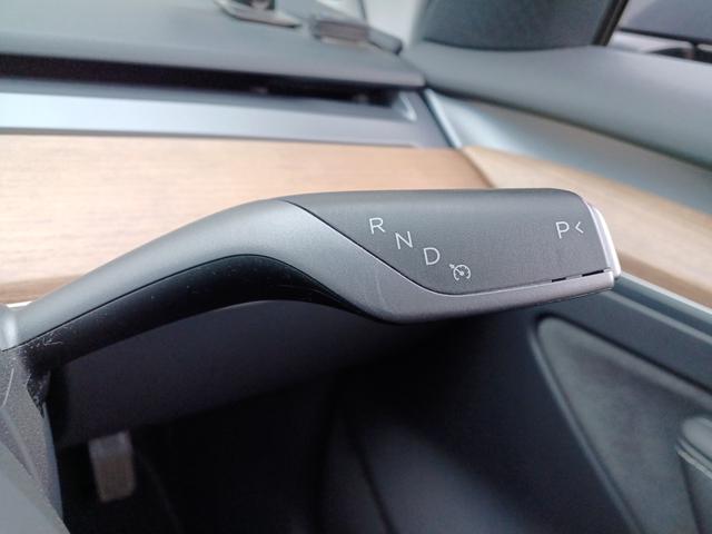 ���f�X�e�B�[�m�����X�̍݌Ɏԗ��ɂ͂d�s�b�������ςݖ��͂��[�Ԏ��Ɏ�t�����Ē����܂��B��[�Ԃ܂łɂ��q�l���`�ɕύX�����Ē����Ă��܂��̂Ō�[�Ԍシ���ɂ��g�p�����܂��B