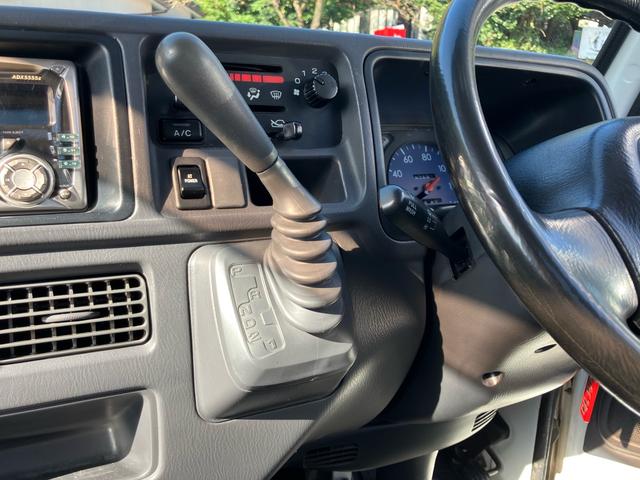 サンバートラック ＴＣ－ＳＣ　社外アルミホイール／三方開／４ＷＤ／スーパーチャージャー／エアコン／パワーステアリング／オートマ（18枚目）