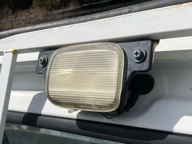 アクティトラック SDX /5速マニュアル/パワステ/三方開/鳥居/作業灯/荷台ラバーマット/運転席エアバッグ/AMラジオ/型式HA8/軽トラック/走行5.4万km(2枚目)