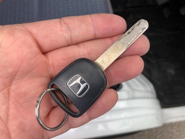 アクティトラック SDX /5速マニュアル/パワステ/三方開/鳥居/作業灯/荷台ラバーマット/運転席エアバッグ/AMラジオ/型式HA8/軽トラック/走行5.4万km(12枚目)