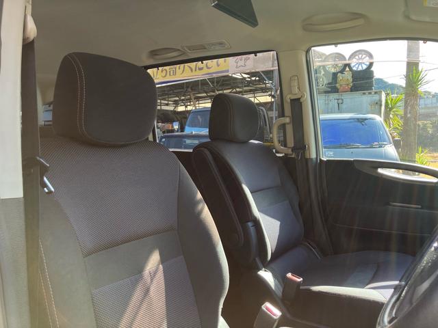 セレナ ハイウェイスター　Ｖセレクション　アルパインフリップダウンモニター／エアロバンパー／純正１６インチアルミホイール／両側電動スライドドア／純正ナビ・テレビ／バックカメラ／ＣＤ・ＤＶＤ再生／リアオートエアコン／８人乗り／車検令和９年９月（14枚目）