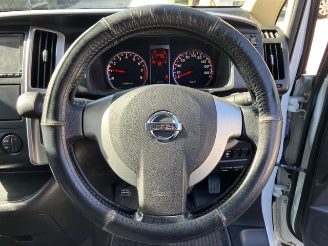 セレナ ハイウェイスター　Ｖセレクション　アルパインフリップダウンモニター／エアロバンパー／純正１６インチアルミホイール／両側電動スライドドア／純正ナビ・テレビ／バックカメラ／ＣＤ・ＤＶＤ再生／リアオートエアコン／８人乗り／車検令和９年９月（15枚目）