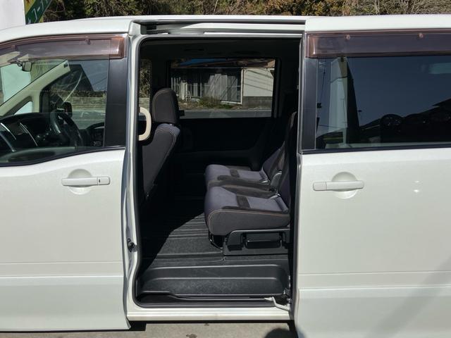 セレナ ハイウェイスター　Ｖセレクション　アルパインフリップダウンモニター／エアロバンパー／純正１６インチアルミホイール／両側電動スライドドア／純正ナビ・テレビ／バックカメラ／ＣＤ・ＤＶＤ再生／リアオートエアコン／８人乗り／車検令和９年９月（30枚目）