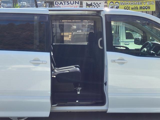 セレナ ハイウェイスター　Ｖセレクション　アルパインフリップダウンモニター／エアロバンパー／純正１６インチアルミホイール／両側電動スライドドア／純正ナビ・テレビ／バックカメラ／ＣＤ・ＤＶＤ再生／リアオートエアコン／８人乗り／車検令和９年９月（35枚目）