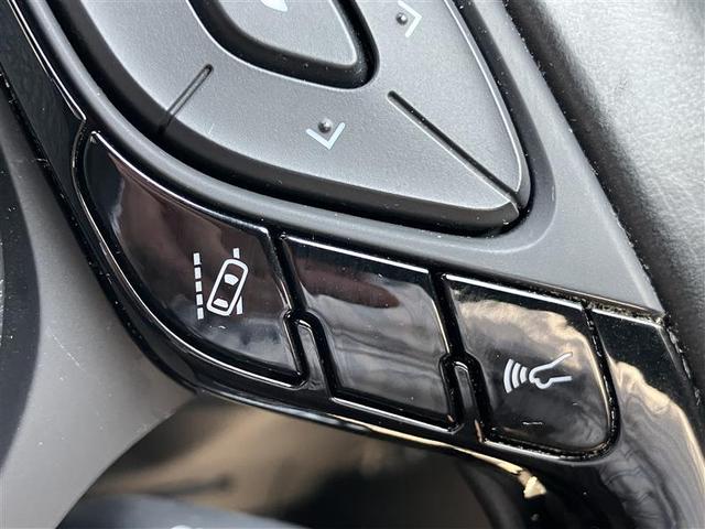 Ｃ－ＨＲ Ｇ　軽減ブレーキ　レーンキープＡ　クリソナー　Ｂモニタ　Ｂｌｕｅｔｏｏｔｈ音楽　電動格納ミラー　ＤＶＤ再生可　シートヒータ　オートハイビーム　地デジフルセグ　半革シート　１オーナ－車　ＥＴＣ付　ナビ＆ＴＶ（7枚目）