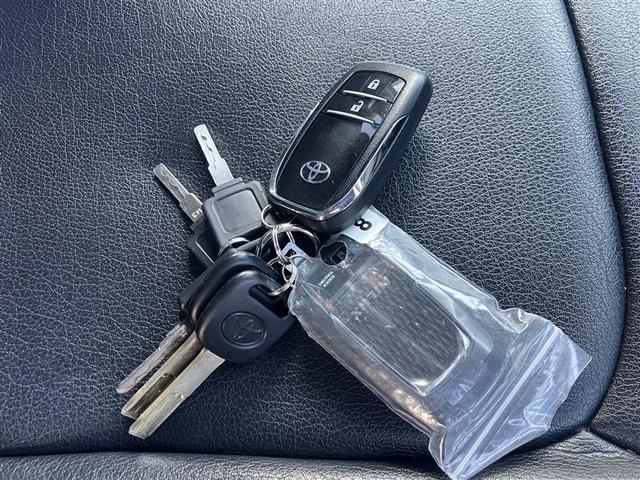 ハイラックス Ｚ　プリクラッシュＳ　運転席助手席エアバック　バックモニタ　パワーウインドウ　メモリーナビゲーション　切り替え４ＷＤ　パワステ　ＬＥＤヘッドランプ　アルミホイール　ＡＢＳ　オートエアコン　エアバック　ナビ（20枚目）