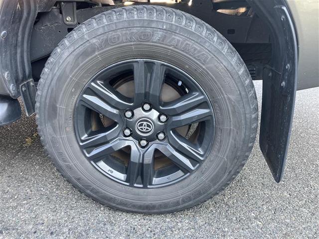 ハイラックス Ｚ　プリクラッシュＳ　運転席助手席エアバック　バックモニタ　パワーウインドウ　メモリーナビゲーション　切り替え４ＷＤ　パワステ　ＬＥＤヘッドランプ　アルミホイール　ＡＢＳ　オートエアコン　エアバック　ナビ（25枚目）