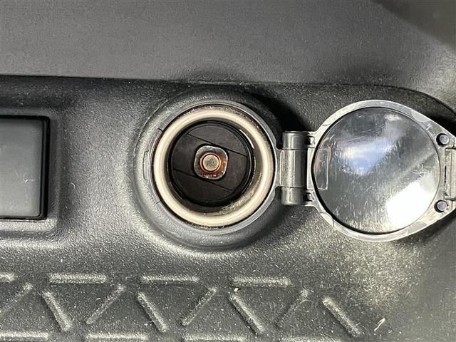 ＲＡＶ４ Ｘ　衝突被害軽減ブレーキ　ＬＥＤヘッドライト　メモリーナビ　地デジ　パワーウィンドウ　ナビ＆ＴＶ　パワステ　カーテンエアバッグ　アルミホイール　オートエアコン　ＡＢＳ　エアバッグ　デュアルエアバッグ（17枚目）